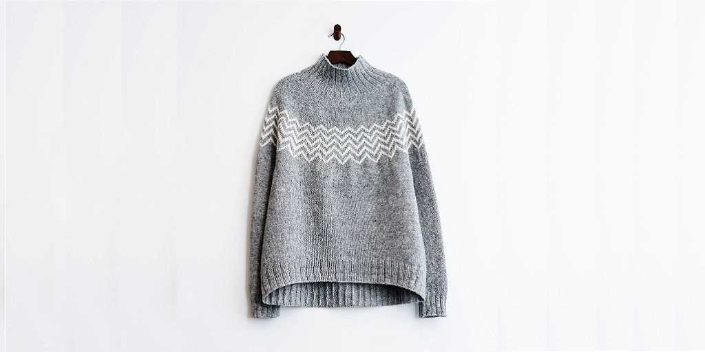 Distressed knit sweater pattern