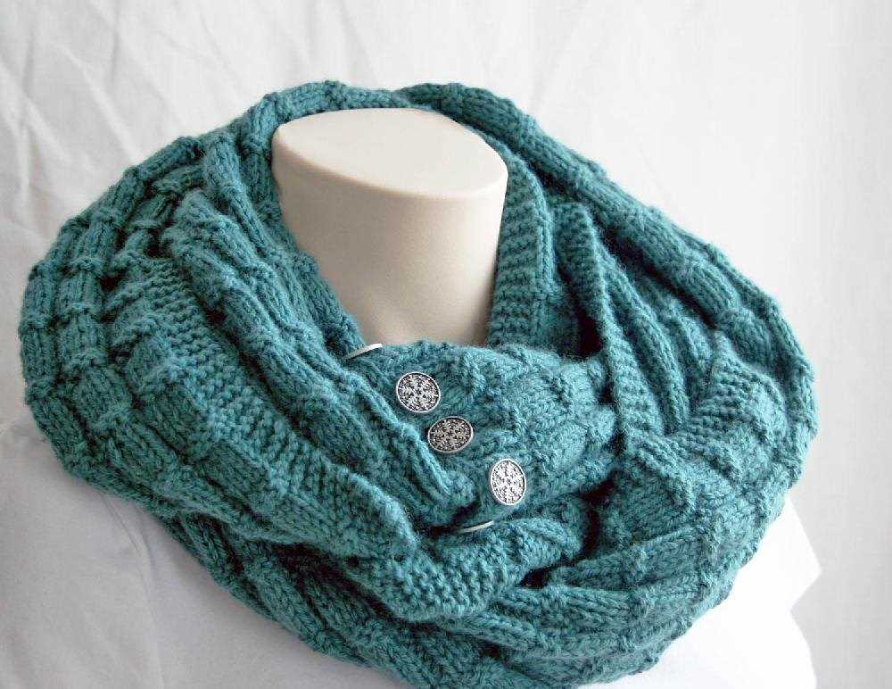 Knitted cowl pattern