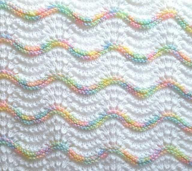 Feather and fan knitting pattern blanket