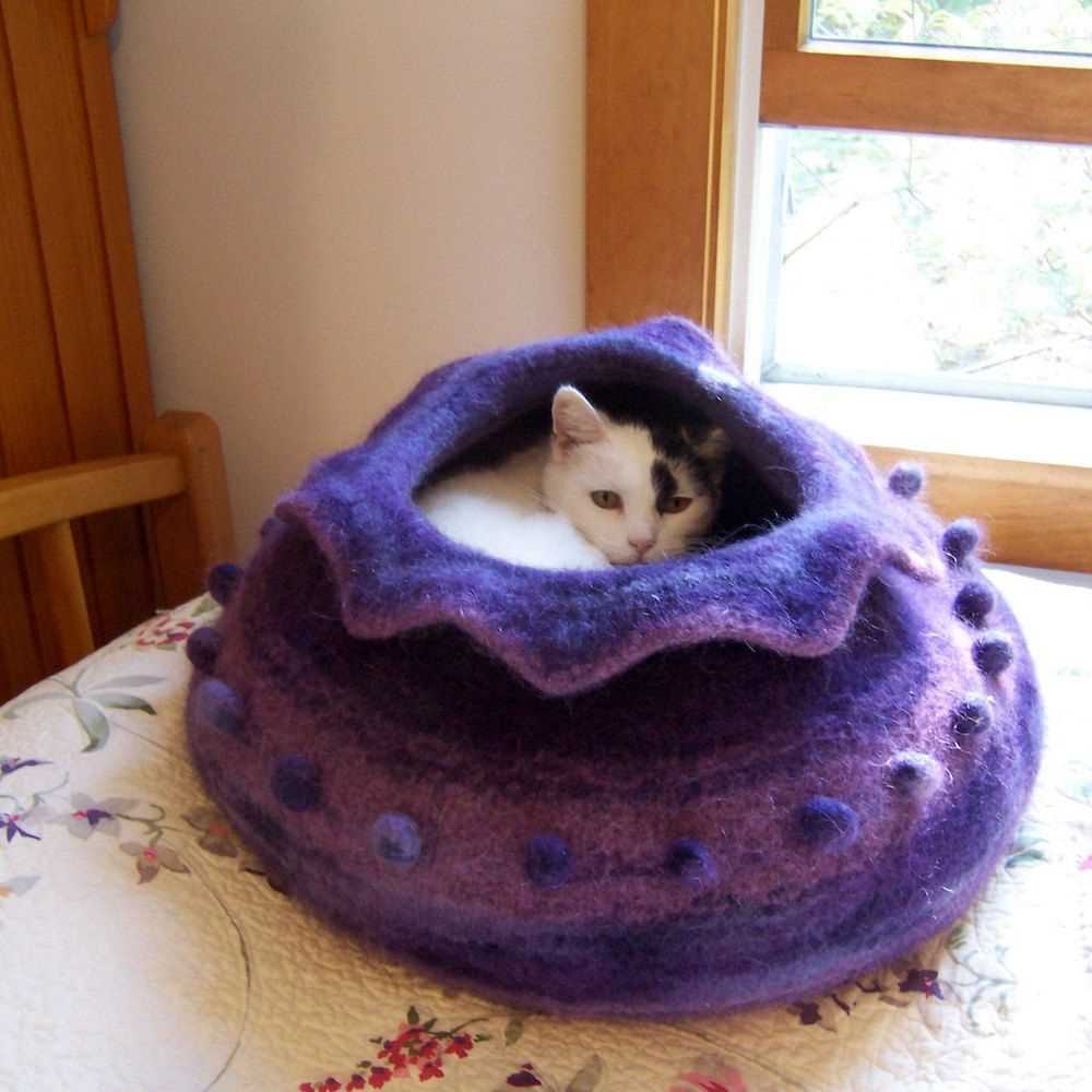 Knitted felted cat cave pattern