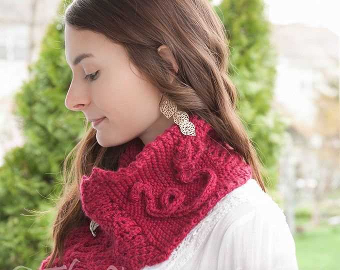 Lace cowl knitting pattern