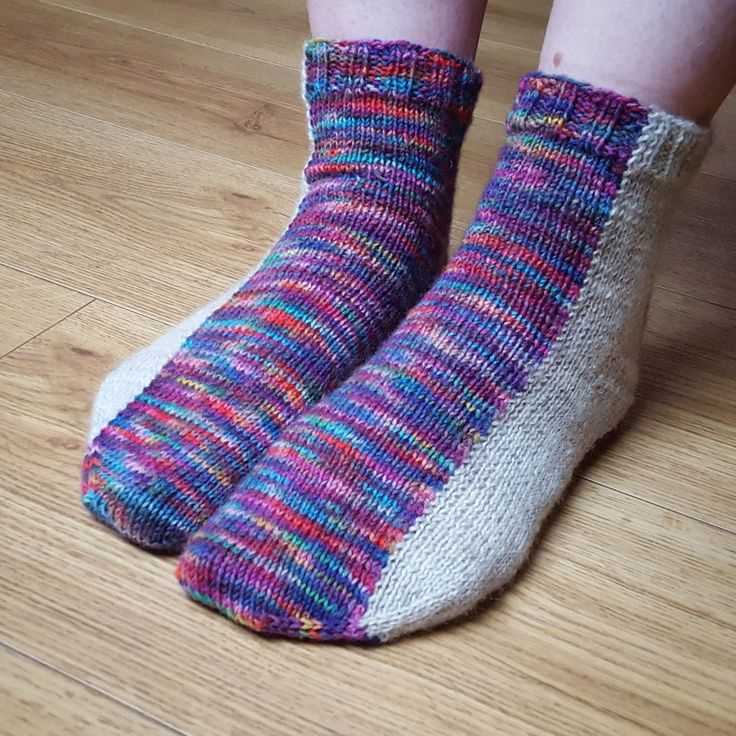 Knitting pattern for split toe socks