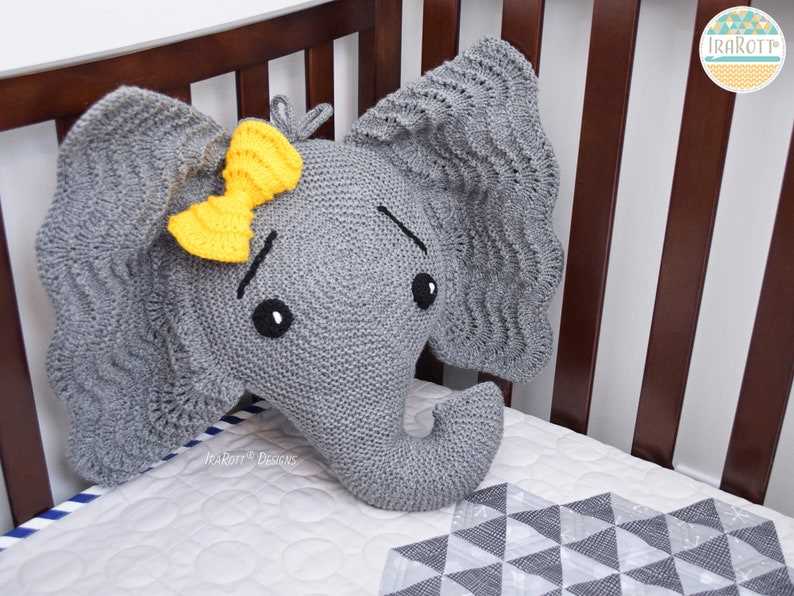 Knit elephant pattern