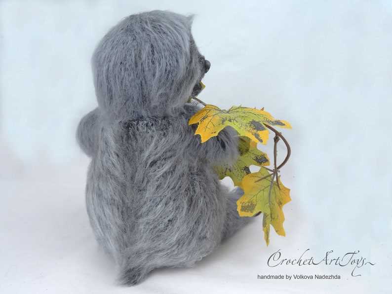 Knit sloth pattern