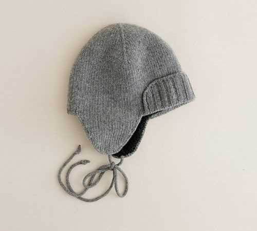 Knitted trapper hat pattern