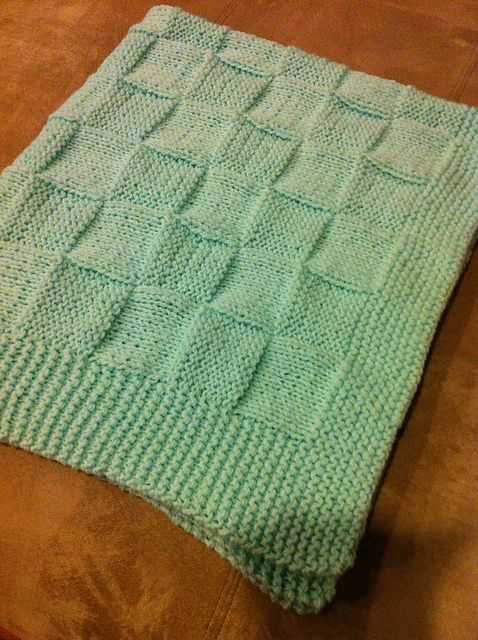 Knitted checkered blanket pattern