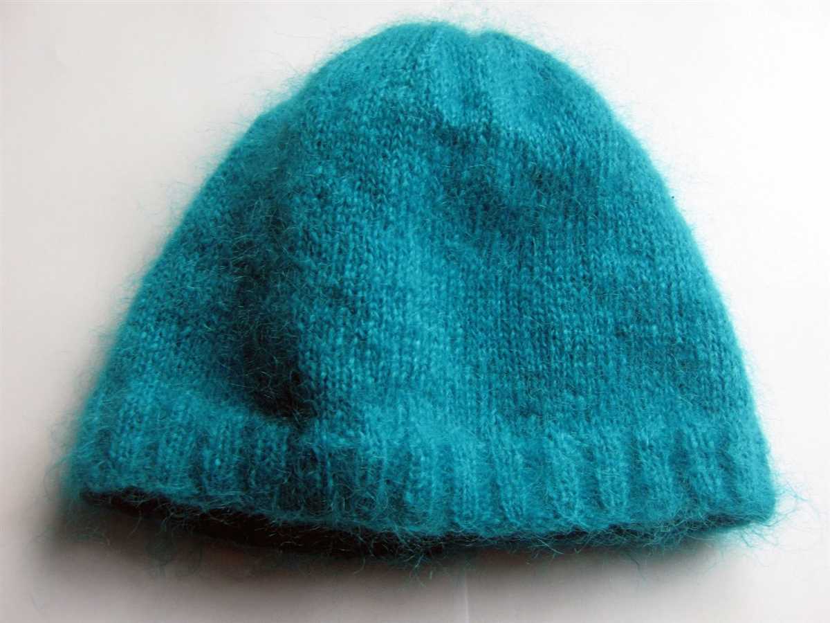 Bobble hat knitting pattern straight needles