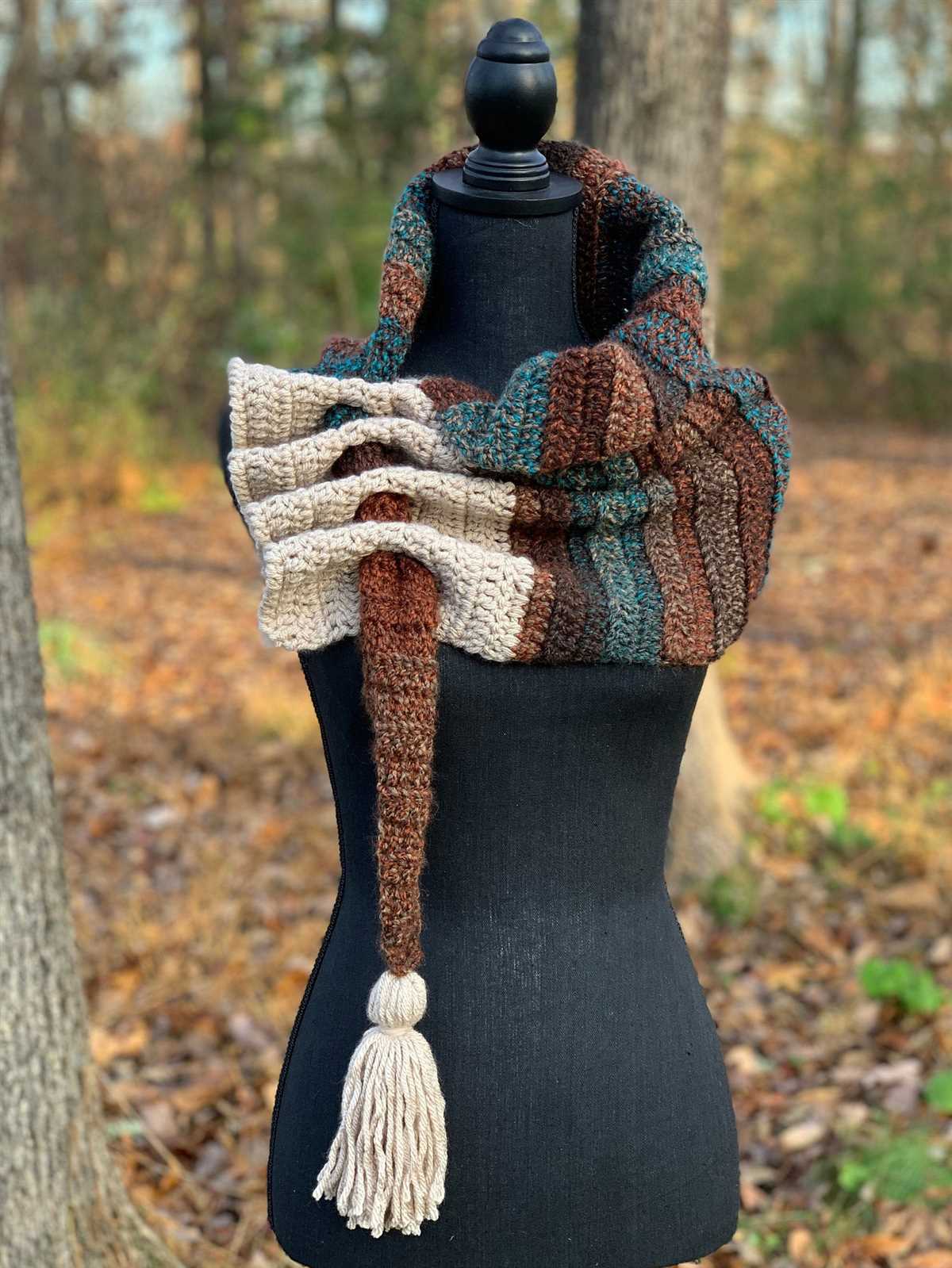 Knitted keyhole scarf pattern
