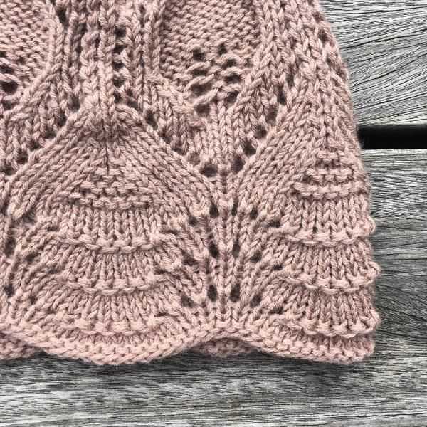 Cable knit bucket hat pattern