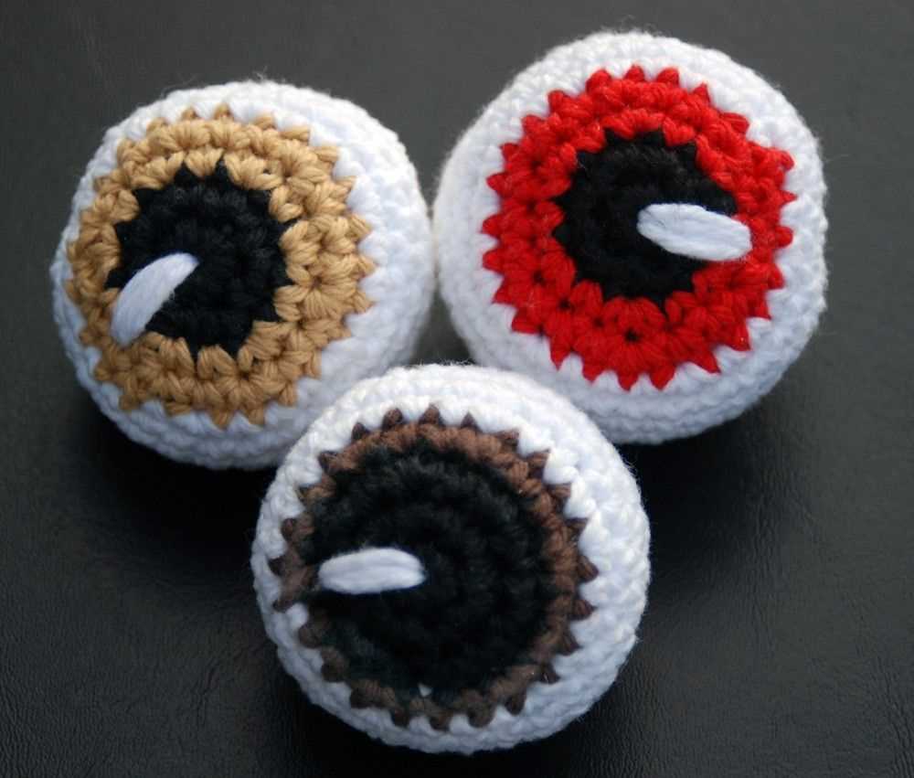 Knit eyes pattern