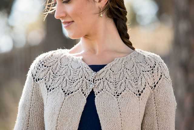 Leaf cardigan knit pattern