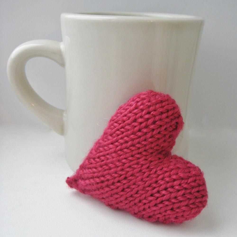 Knitting hearts pattern