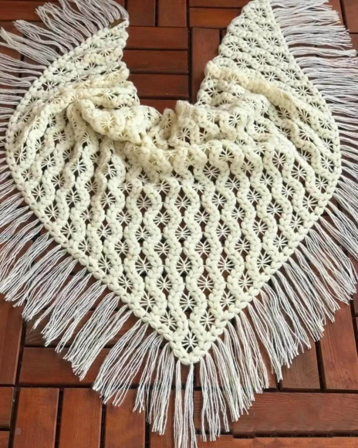 Heart shaped shawl knitting pattern