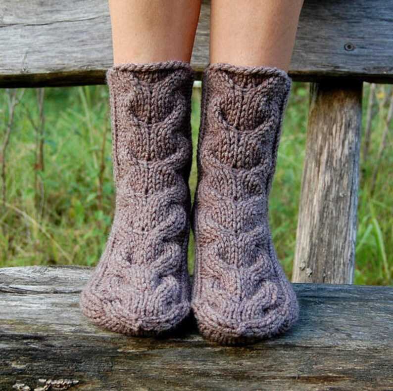 Chunky slipper socks knitting pattern