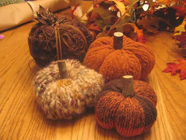 Knitting patterns pumpkins