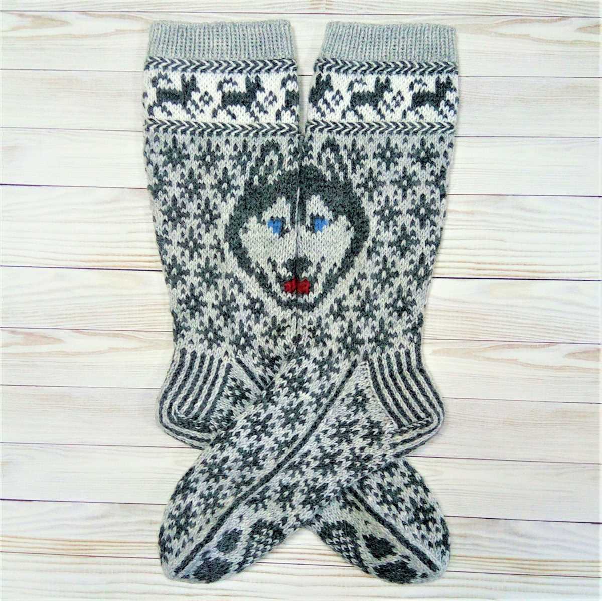 Paw socks knitting pattern