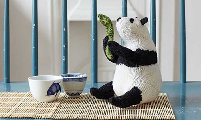Knitted panda pattern free