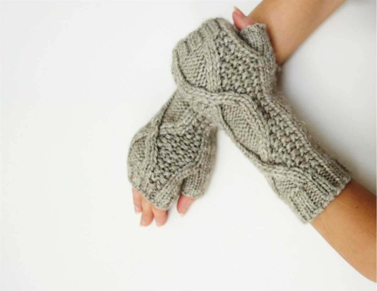 Knitting pattern for fingerless gloves