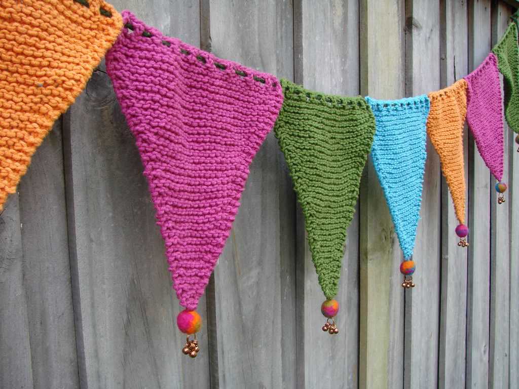 Knitting pattern for bunting