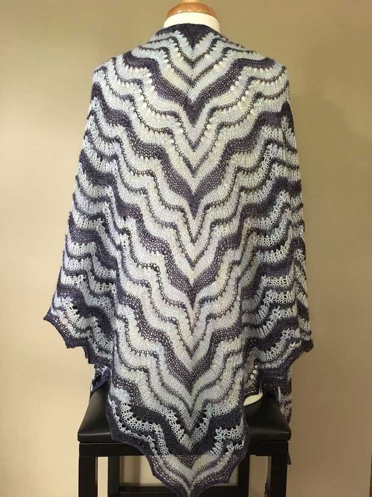 Machine knit triangle shawl pattern