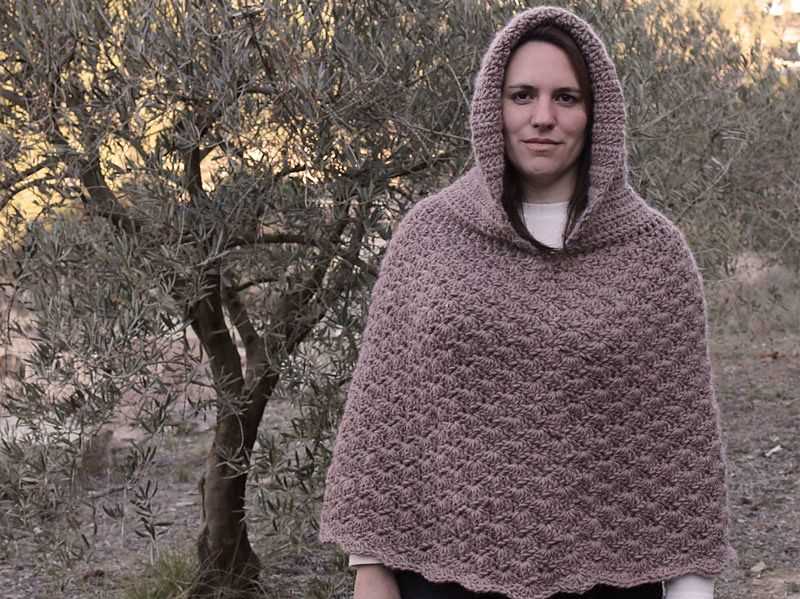Create Your Own Stylish Hooded Poncho with This Knitting Pattern Poncho with hood knitting pattern