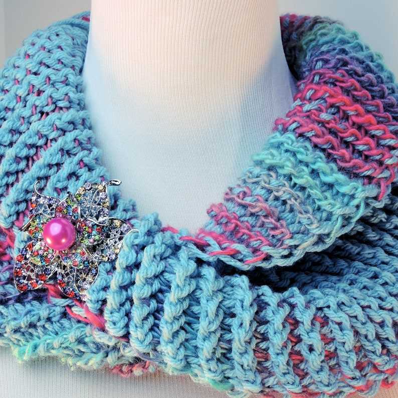 Bulky yarn infinity scarf knitting pattern