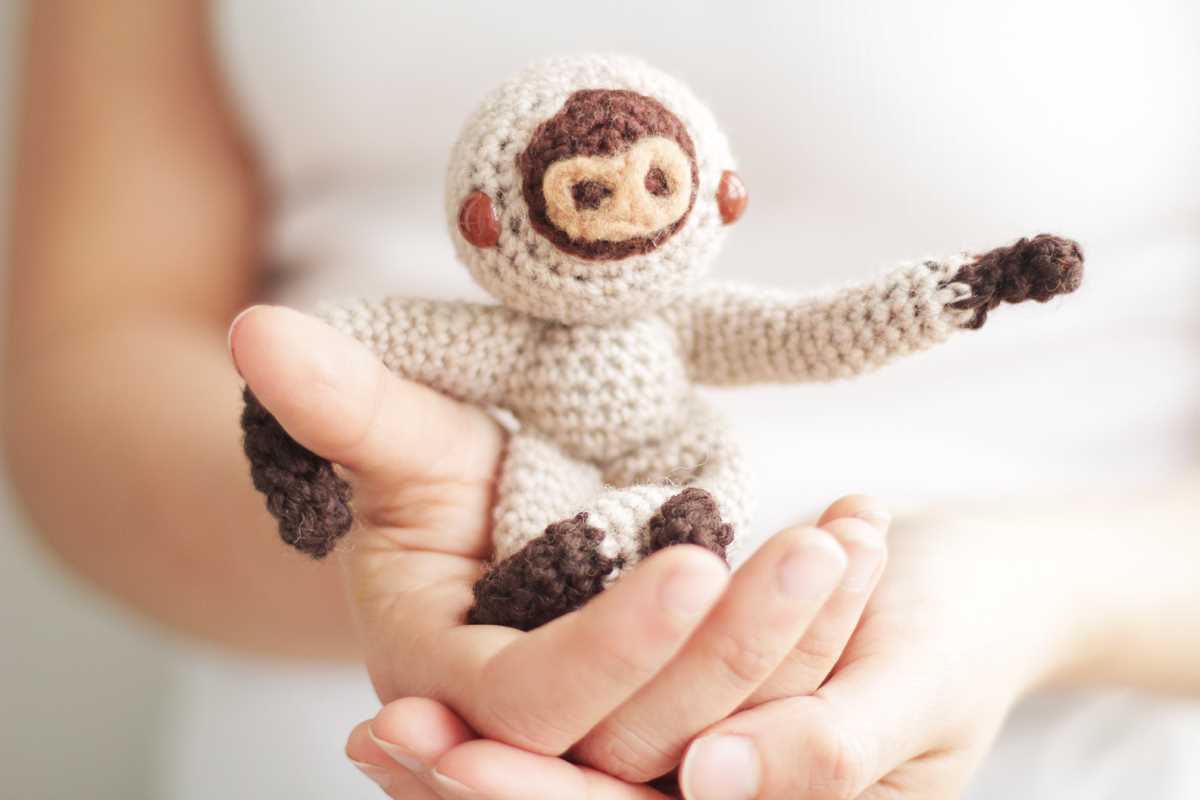 Knitting pattern for sloth