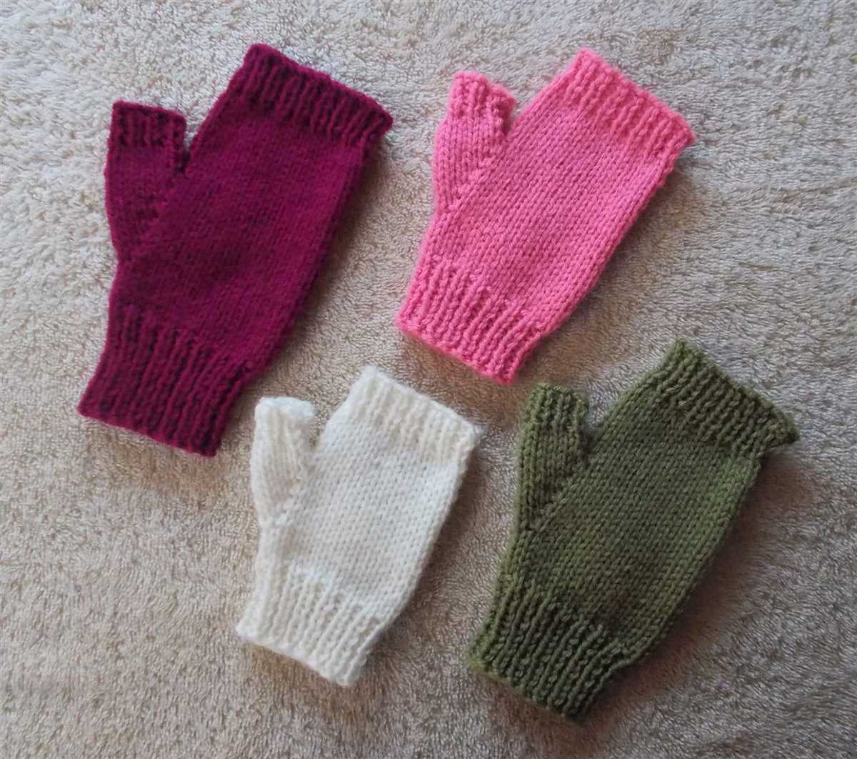 Finger gloves knitting pattern