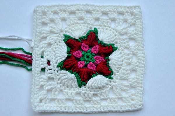 Free knitted poinsettia dishcloth pattern