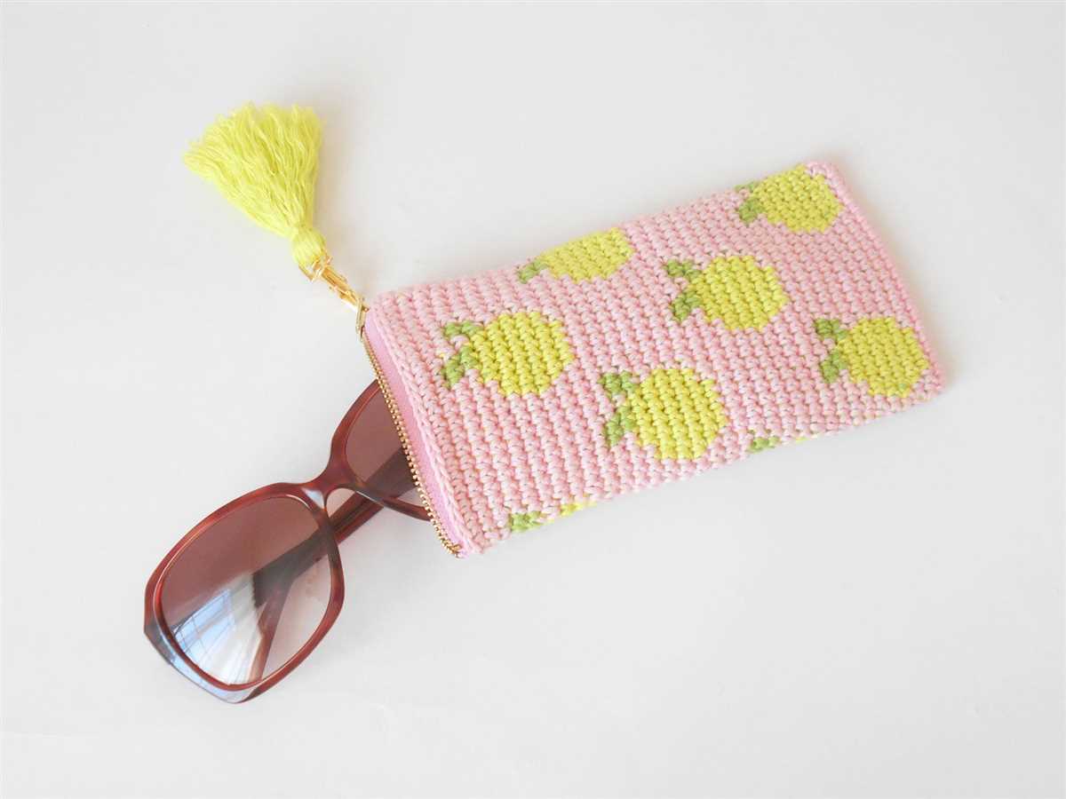 Knit glasses case pattern