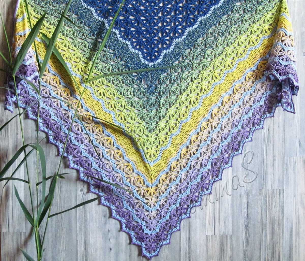 Chunky knit triangle shawl pattern