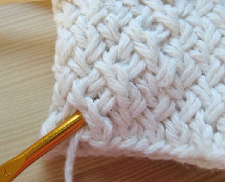 Diagonal basketweave knitting pattern
