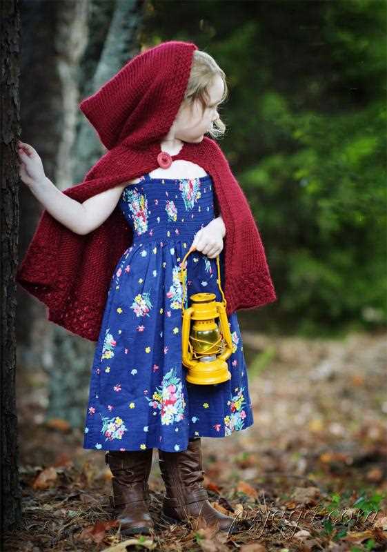 Free Knitting Pattern for a Hooded Cape Knitted hooded cape pattern free