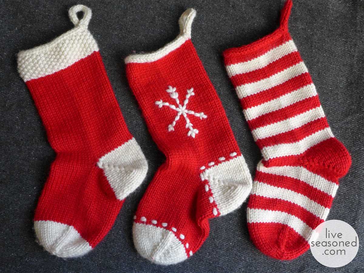 2 needle knitted christmas stocking pattern