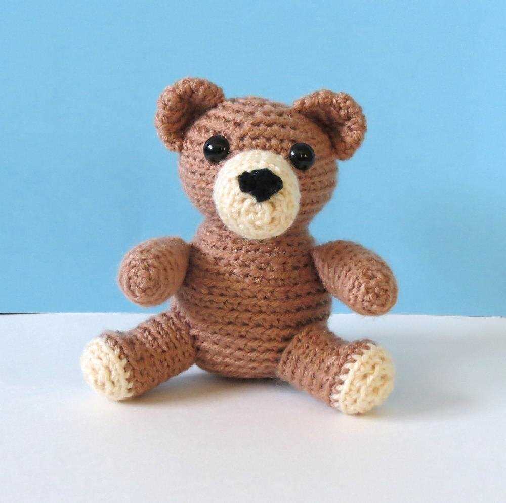 Adorable knitting pattern for a miniature bear Tiny bear knitting pattern