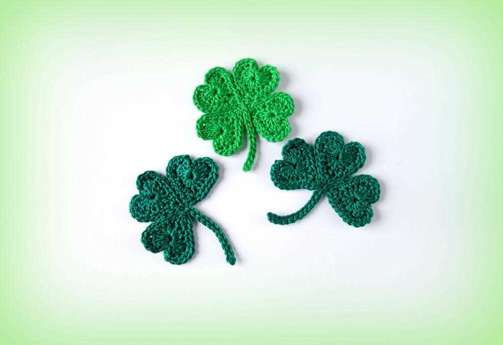 Knit shamrock pattern