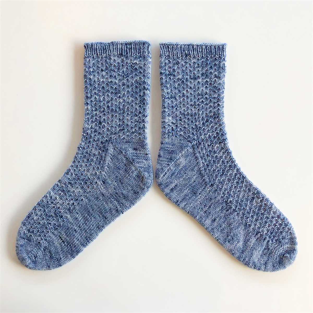 Knitting pattern for toe socks