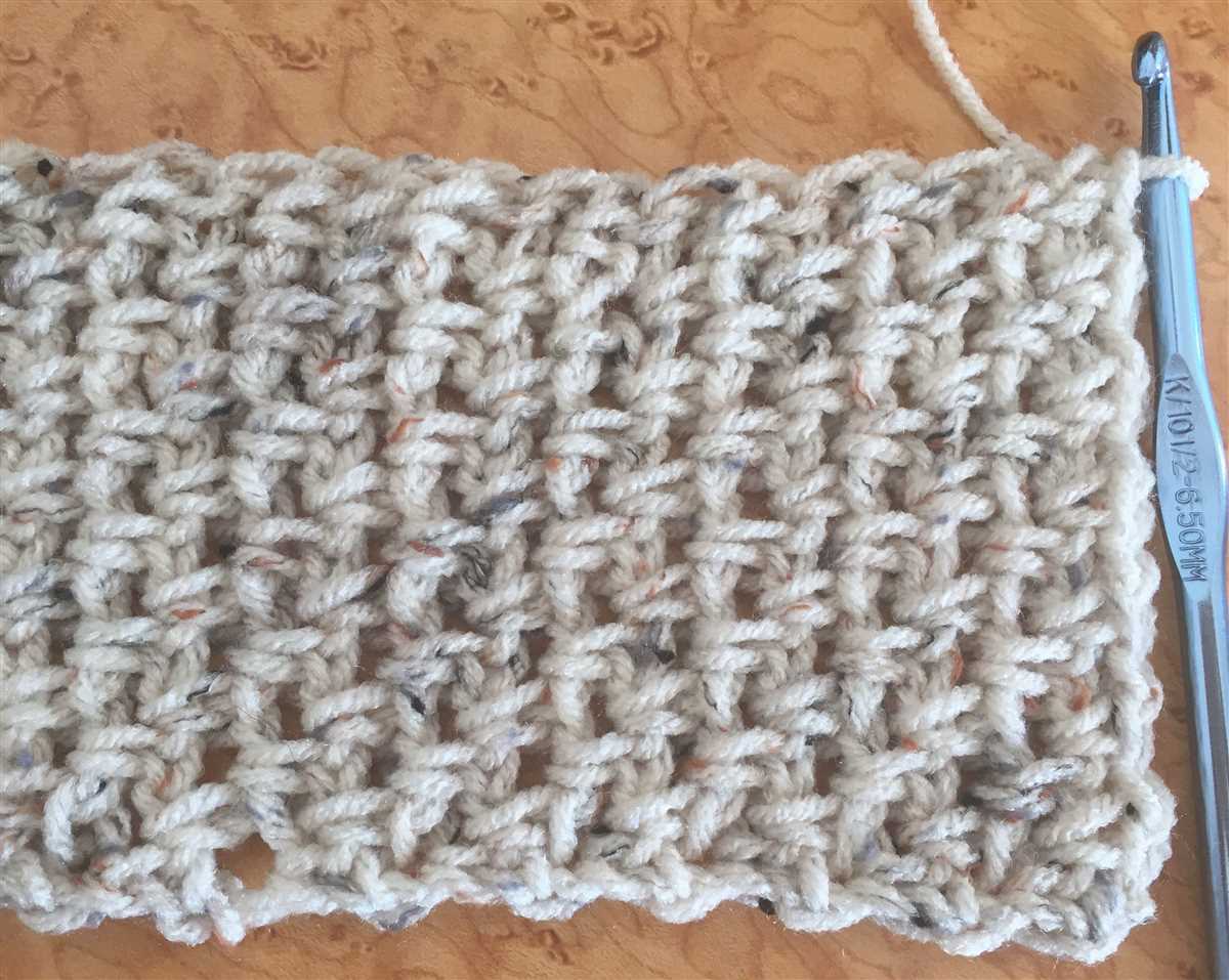 Chain stitch scarf knitting pattern