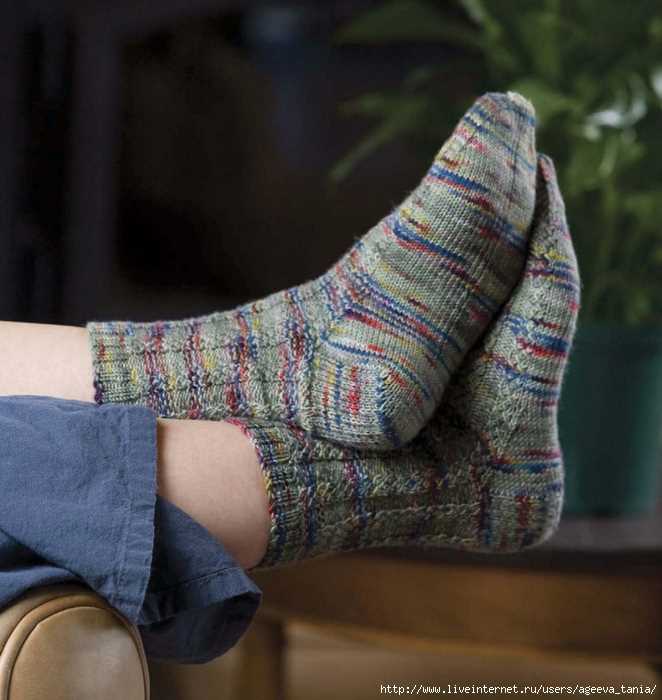 Knit Your Dolls Stylish Socks with These Amazing Patterns Dolls socks knitting patterns
