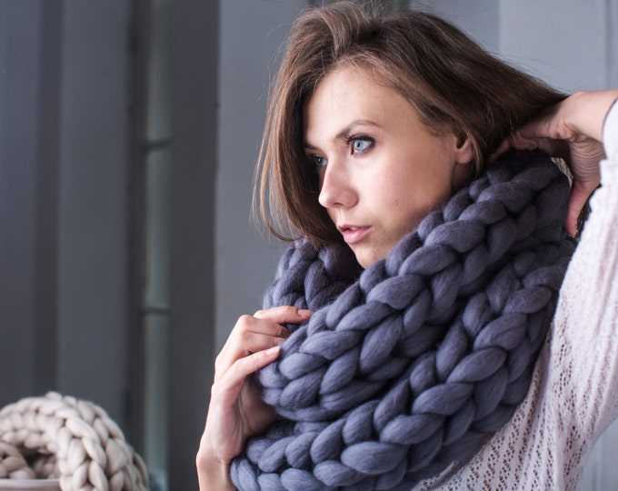 Bulky yarn infinity scarf knitting pattern