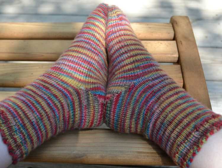 Toe up knitted sock pattern free