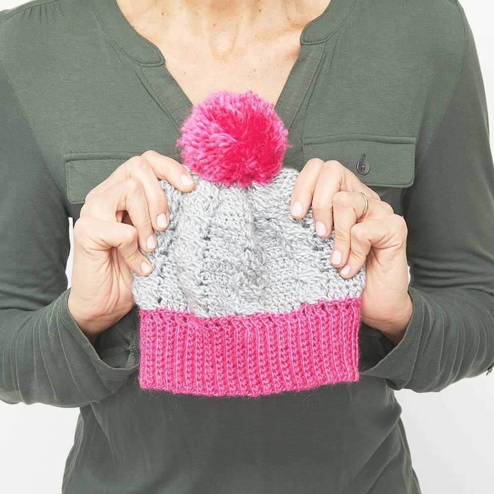 Easy pom pom hat knitting pattern