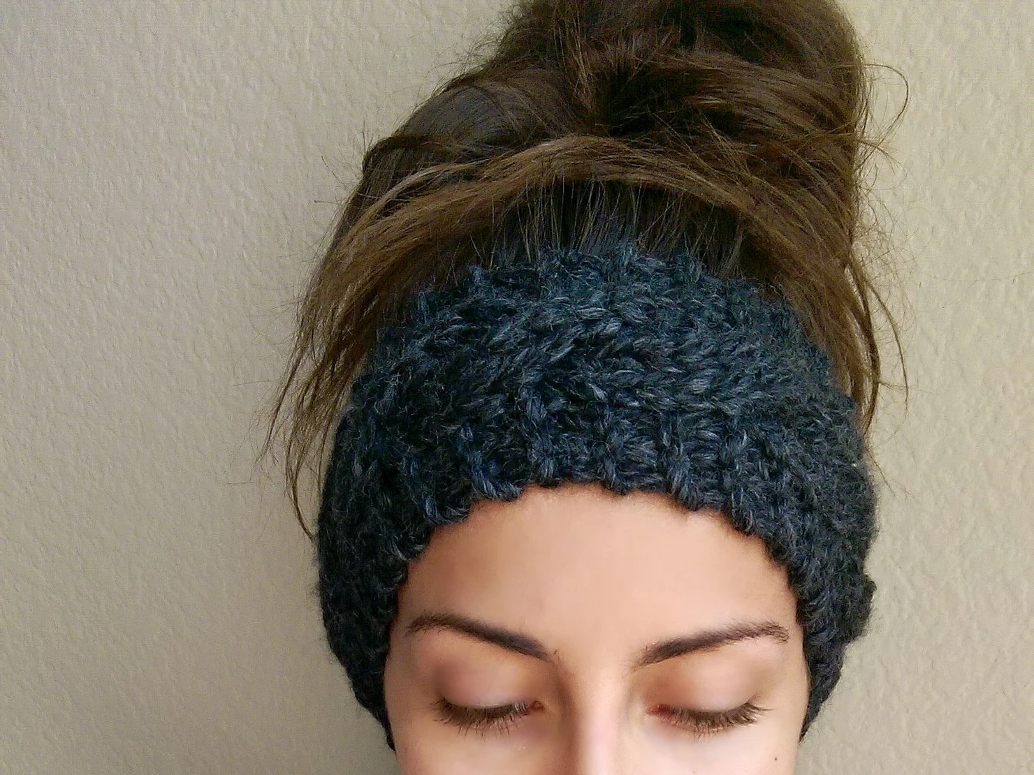 Women's knitted headband pattern