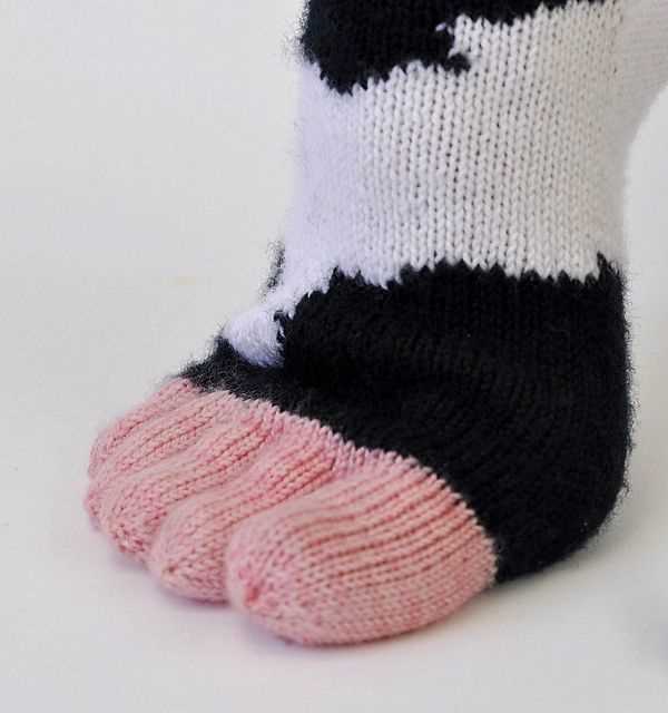 Dog socks knitting pattern