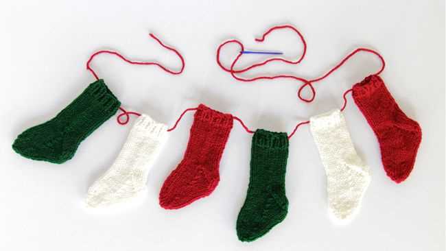 Knitting pattern for mini christmas stocking
