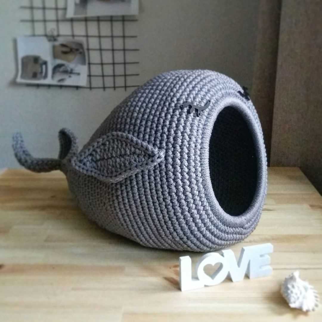 Free knitted cat bed pattern