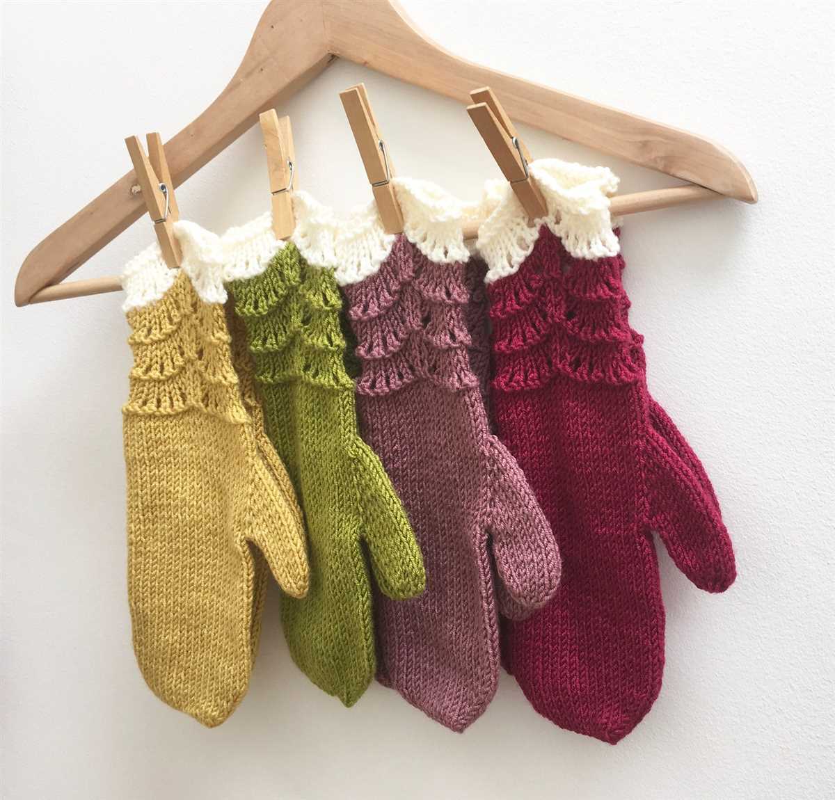 Mittens knitting pattern straight needles