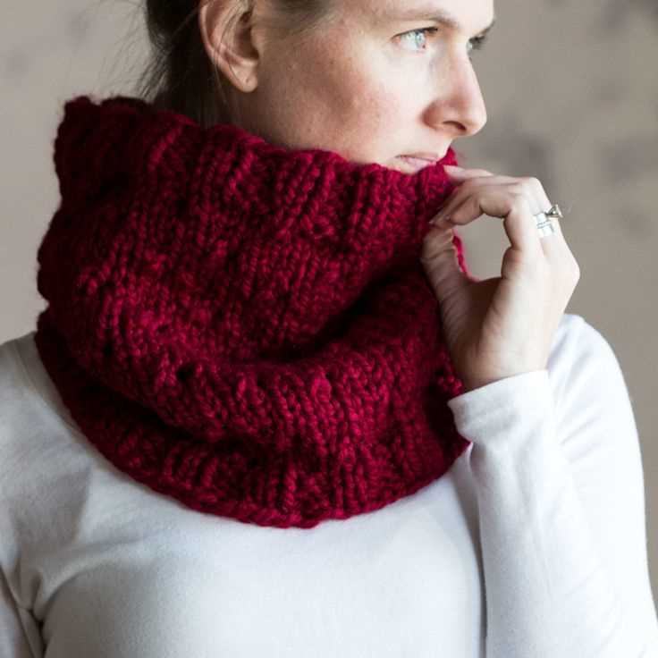 Knitted cowl pattern
