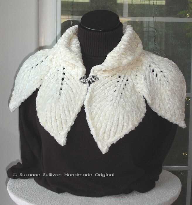 Lace capelet knitting pattern