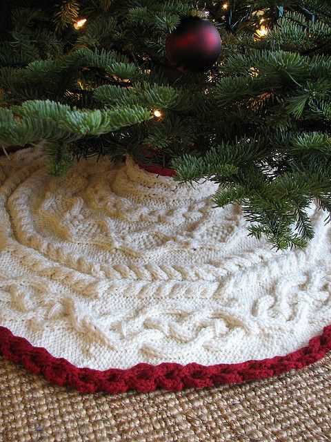 Pattern for knitted tree skirt
